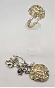 925 Sterling Silver Necklace with Pendant and Matching Ring weight 15,4g Ring Size P as per photo