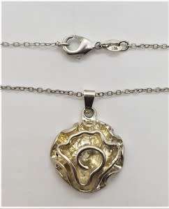 925 Sterling Silver Necklace with Pendant and Matching Ring weight 15,4g Ring Size P as per photo