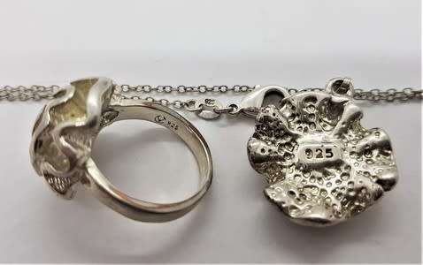 925 Sterling Silver Necklace with Pendant and Matching Ring weight 15,4g Ring Size P as per photo