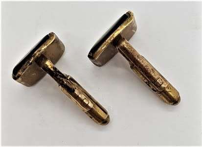 Pair of mother of pearl gent`s cufflinks as per photo