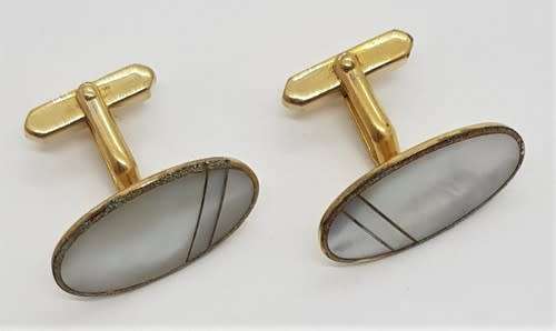 Pair of mother of pearl gent`s cufflinks as per photo