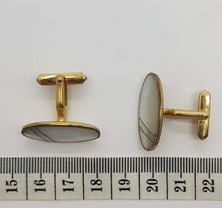 Pair of mother of pearl gent`s cufflinks as per photo