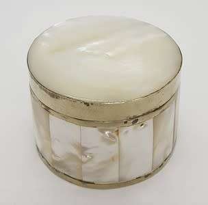 Vintage round mother of pearl jewelry/trinket box 5cm as per photo