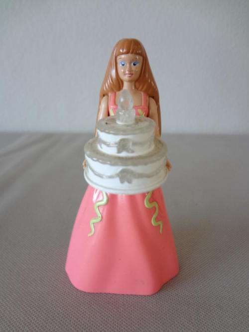 Barbie figurine with light in cake, made for McDonalds in 1999 - R1 AUCTION