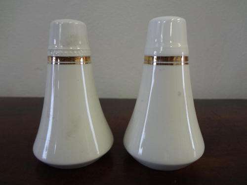 Salt & Pepper pots - @ CRAZY R1 start