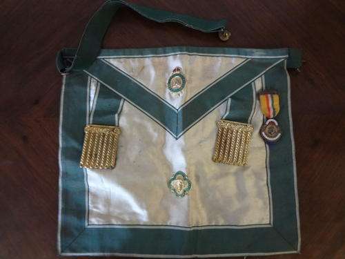 Grand Lodge of England, buffalo apron and jewels - @ CRAZY R1 start