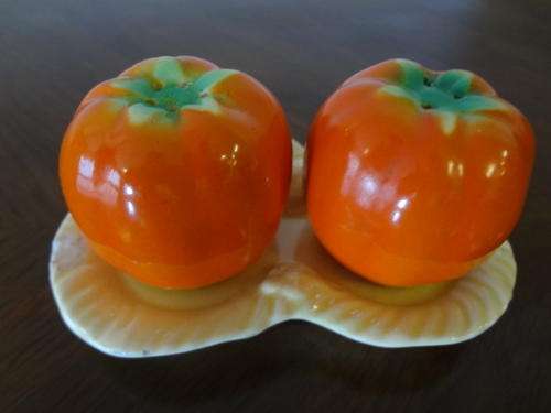 Porcelain tomato salt and pepper set - @ CRAZY R1 start