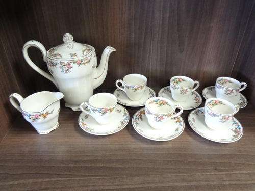 Grindley Marlborough Royal Petal teaset,  incl 6 cups and saucers, milkjug and teapot - as per photo
