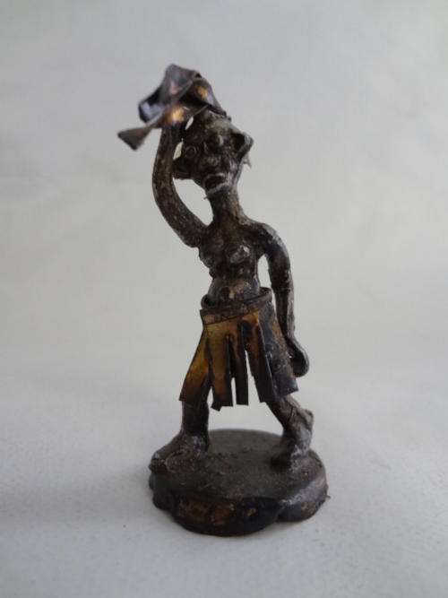 African working woman figurine - 7cm - R1 AUCTION