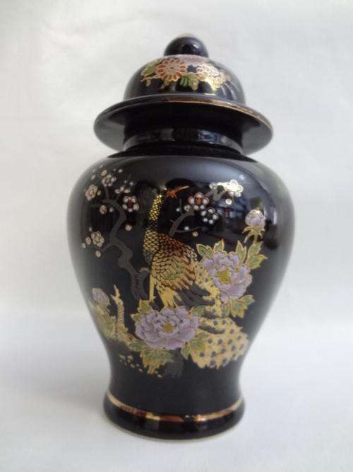 Black Japanese vase - as per photo