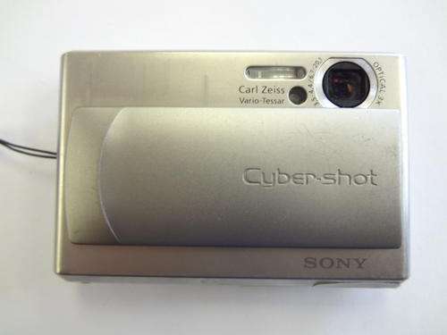 SONY Cyber shot digital camera - no charger & battery - as per photo