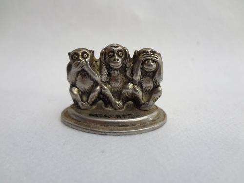 Speak no evil, hear no evil, see no evil miniature statue - as per photo