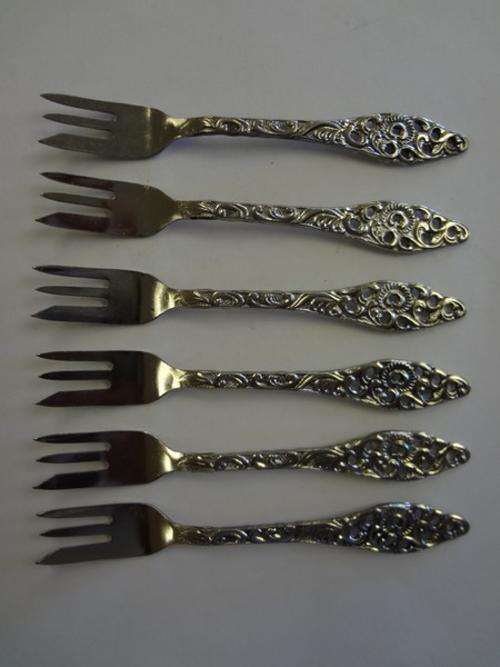 Lot of 6 small forks made in Holland - as per photo