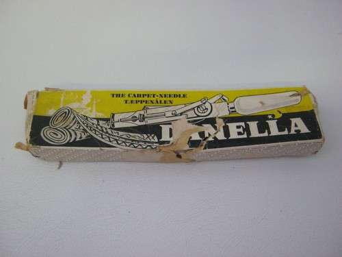 Vinatge Danella Carpet Needle in box - as per photo