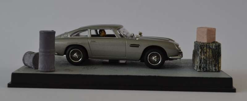 James Bond 007 Asto Martin DB5 - Goldfinger Model Car Scale 1:43 as per photo