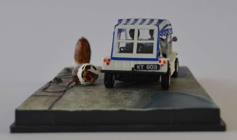 James Bond 007 Mini Moke - Live and Let Die Model Car Scale 1:64 as per photo