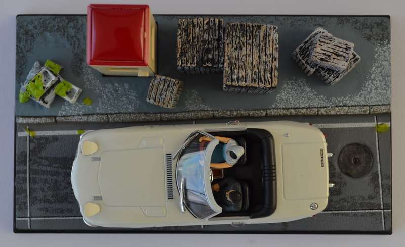 James Bond Model Car Toyota 2000GT - You Only Live Twice Model Car Scale 1:43 as per photo