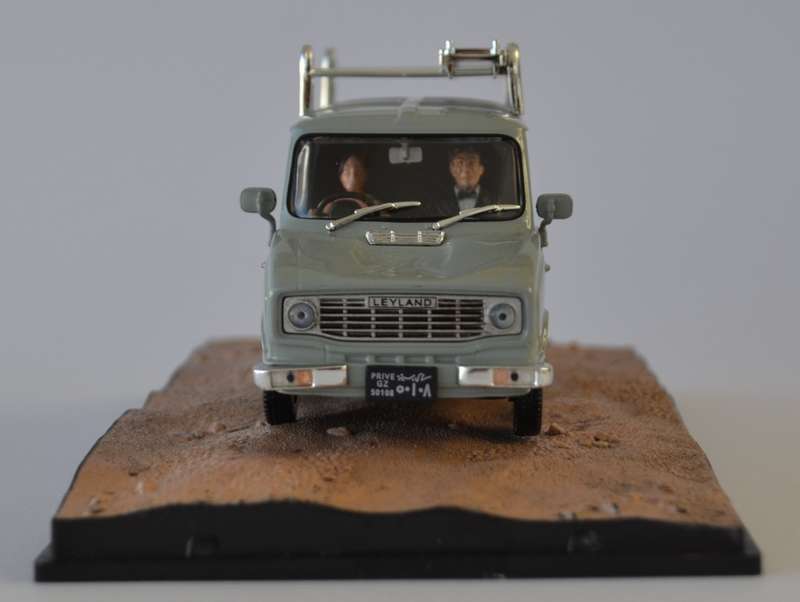James Bond 007 Leyland Sherpa Van - For Your Eyes Only Model Car Scale 1:43 as per photo