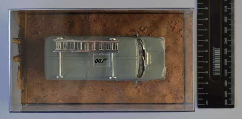 James Bond 007 Leyland Sherpa Van - For Your Eyes Only Model Car Scale 1:43 as per photo
