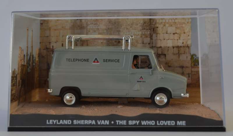James Bond 007 Leyland Sherpa Van - For Your Eyes Only Model Car Scale 1:43 as per photo