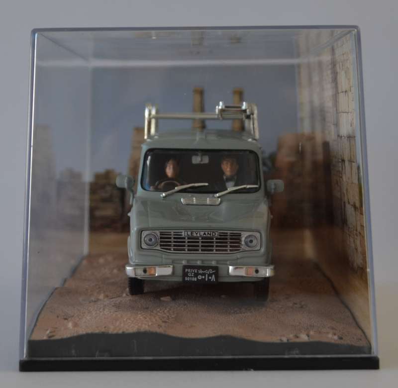 James Bond 007 Leyland Sherpa Van - For Your Eyes Only Model Car Scale 1:43 as per photo