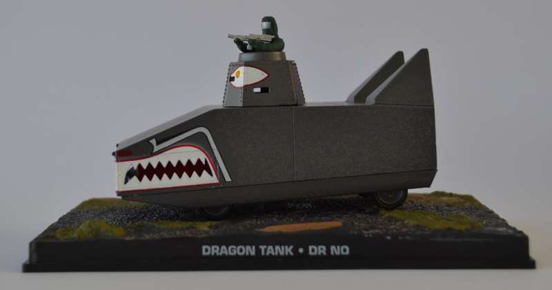 James Bond 007 Dragon Tank - Dr No Model Car Scale 1:43 as per photo