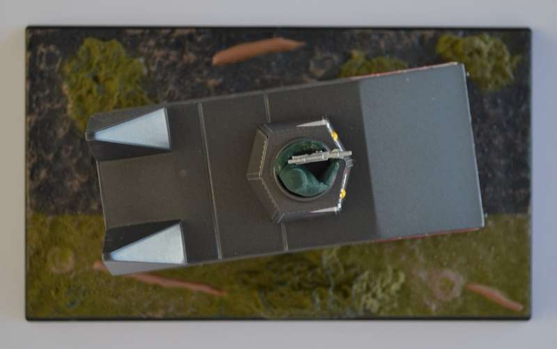 James Bond 007 Dragon Tank - Dr No Model Car Scale 1:43 as per photo