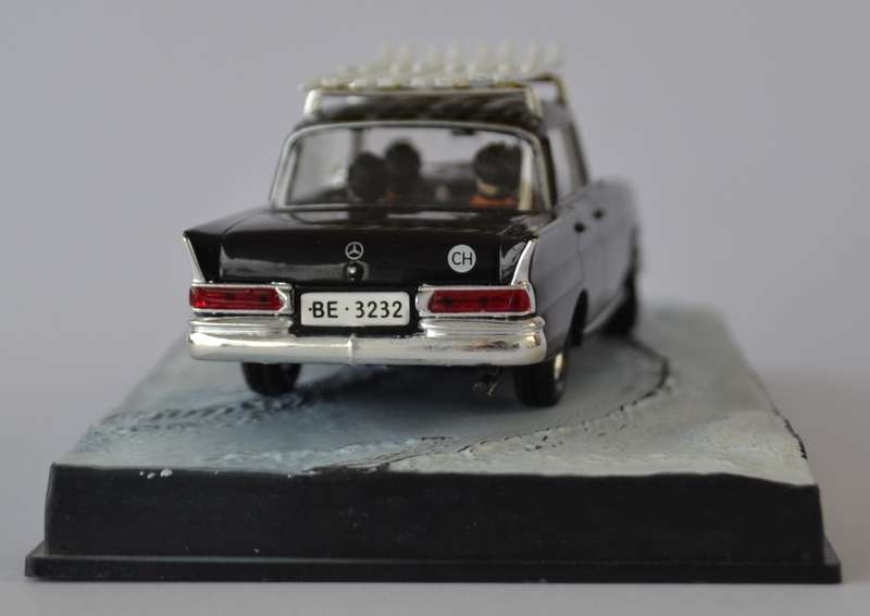 James Bond 007 Mercedes Benz 220S-On Her Majesty`s Secret Service Model Car Scale 1:43 as per photo