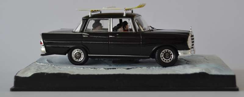 James Bond 007 Mercedes Benz 220S-On Her Majesty`s Secret Service Model Car Scale 1:43 as per photo