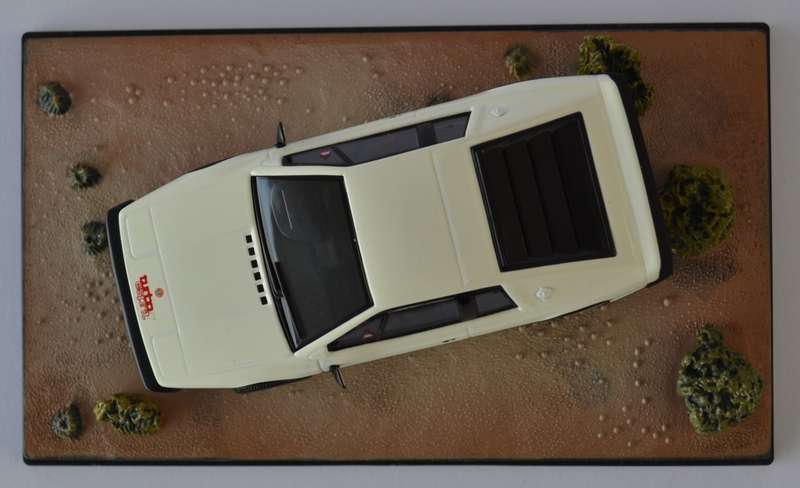 James Bond 007 Lotus Esprit Turbo - For Your Eyes Only Model Car Scale 1:43 as per photo