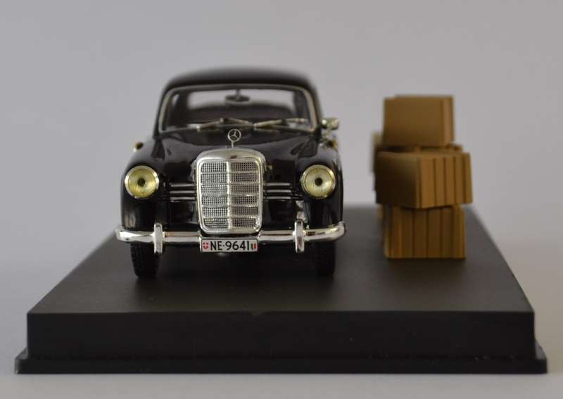 James Bond 007 Mercedes Benz 220S - Goldfinger Model Car Scale 1:43 as per photo