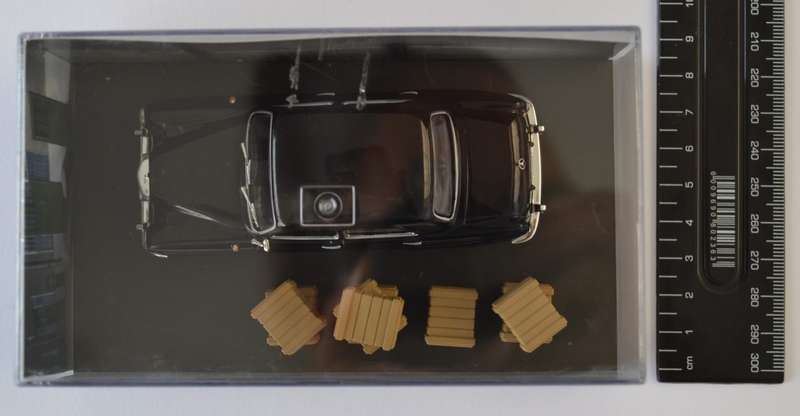 James Bond 007 Mercedes Benz 220S - Goldfinger Model Car Scale 1:43 as per photo
