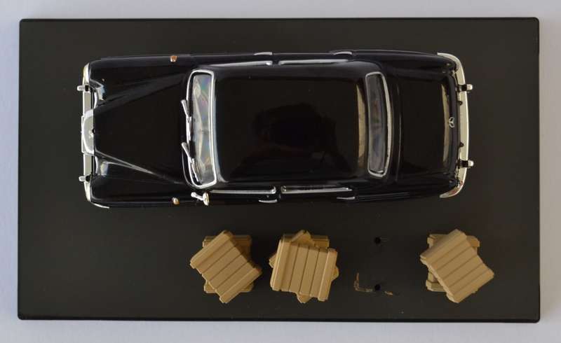 James Bond 007 Mercedes Benz 220S - Goldfinger Model Car Scale 1:43 as per photo