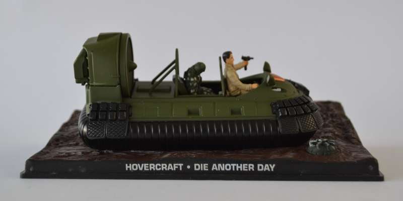 James Bond 007 Hovercraft - Die Another Day Model Car Scale 1:43 as per photo