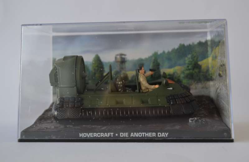 James Bond 007 Hovercraft - Die Another Day Model Car Scale 1:43 as per photo