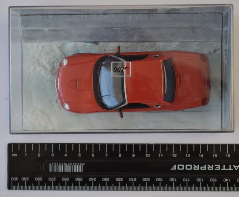 James Bond 007 Ford Thunderbird - Die Another Day Model Car Scale 1:43 as per photo