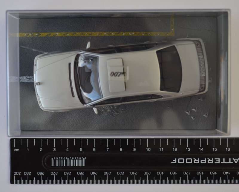 James Bond 007 BMW 750iL - Tomorrow Never Dies Model Car Scale 1:43 as per photo