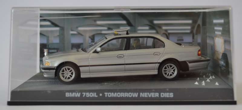 James Bond 007 BMW 750iL - Tomorrow Never Dies Model Car Scale 1:43 as per photo