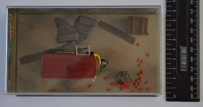 James Bond 007 Tuk Tuk - Octopussy Model Car Scale 1:64 as per photo
