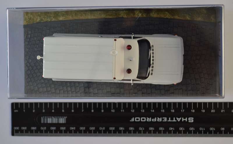 James Bond 007 Chevrolet Ambulance - Moonraker Model Car Scale 1:32 as per photo