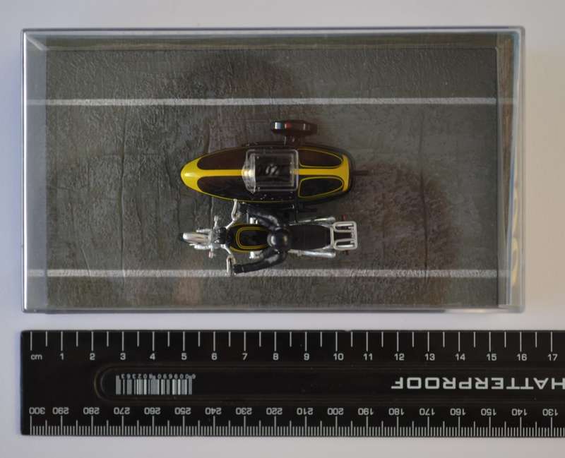 James Bond 007 Kawasaki Z900 with Sidecar-The Spy Who Loved Me Model Car 1:64 as per photo