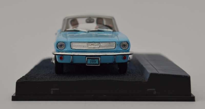 James Bond 007 Ford Mustang - Thunderball Model Car Scale 1:43 as per photo