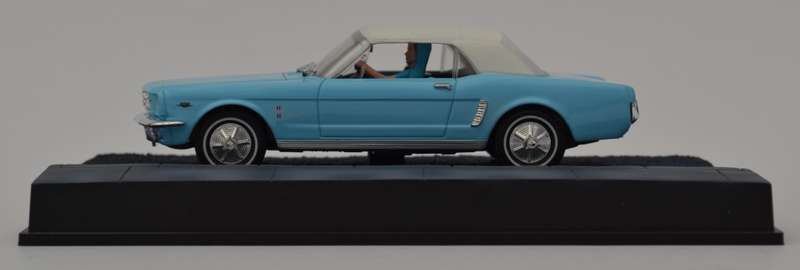 James Bond 007 Ford Mustang - Thunderball Model Car Scale 1:43 as per photo