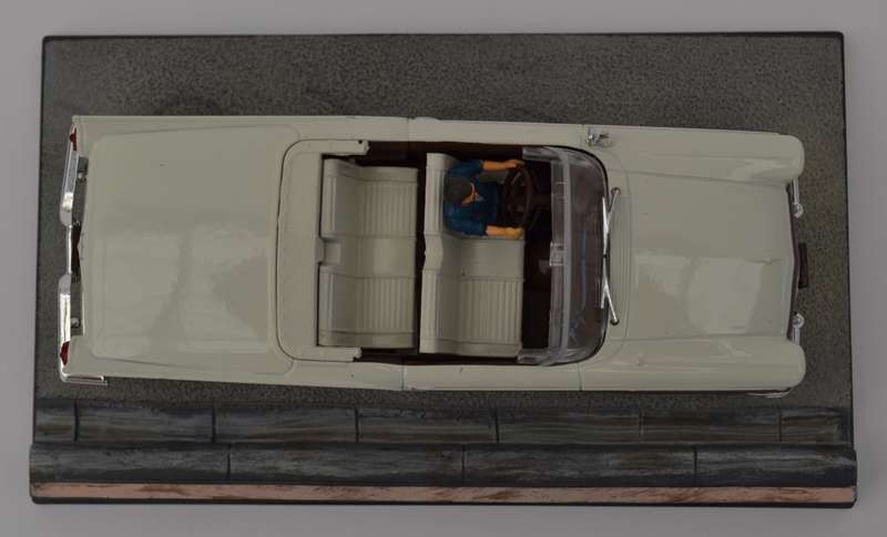 James Bond 007 Ford Fairlane - Die Another Day Model Car Scale 1:43 as per photo
