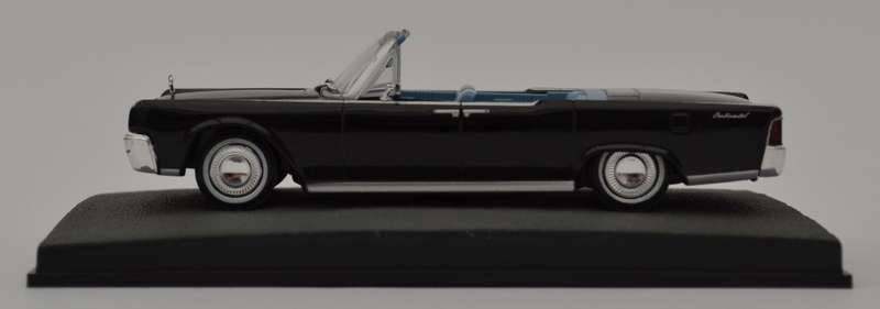 James Bond 007 Lincoln Continental - Goldfinger Model Car Scale 1:43 as per photo