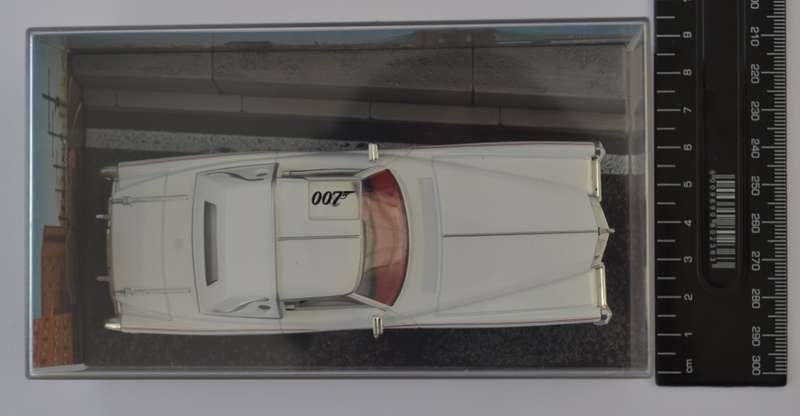 James Bond 007 Corvorado - Live and Let Die Model Car Scale 1:43 as per photo