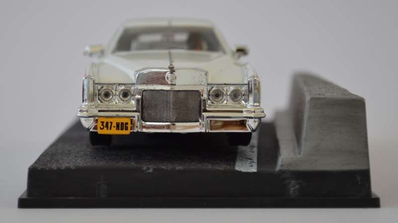 James Bond 007 Corvorado - Live and Let Die Model Car Scale 1:43 as per photo