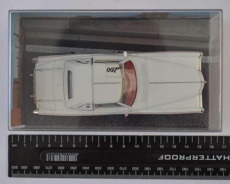 James Bond 007 Corvorado - Live and Let Die Model Car Scale 1:43 as per photo