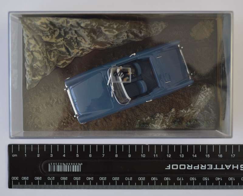 James Bond 007 Sunbeam Alpine - Dr No Model Car Scale 1:43 as per photo