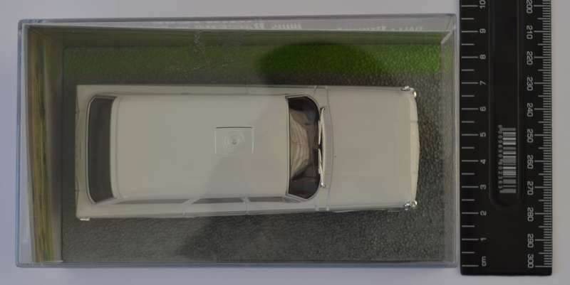 James Bond 007 Ford Ranch  Wagon - From Russia with Love Model Car Scale 1:43 as per photo